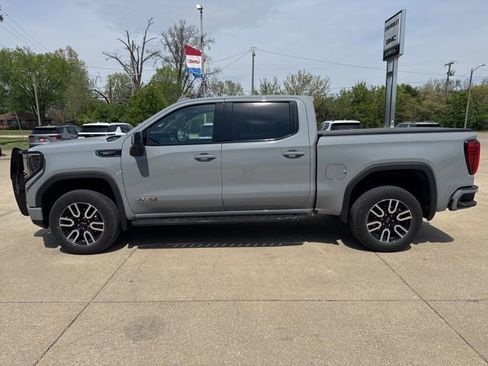 Used 2025 GMC Sierra 1500 AT4 w/ AT4 Premium Package AWD/4WD image 10