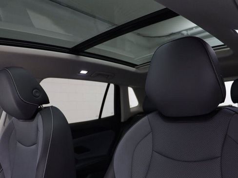 New 2026 Volkswagen Tiguan SE image 12