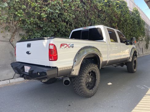 Used 2015 Ford F250 Lariat w/ Lariat Interior Package AWD/4WD image 5