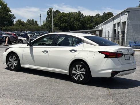 Certified 2025 Nissan Altima 2.5 S FWD image 3