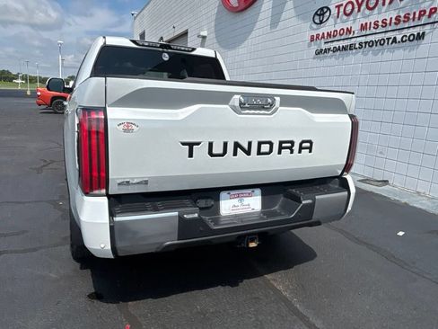 Used 2025 Toyota Tundra Limited AWD/4WD image 35