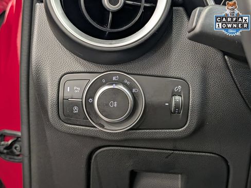 Used 2023 Alfa Romeo Stelvio Ti AWD/4WD image 21