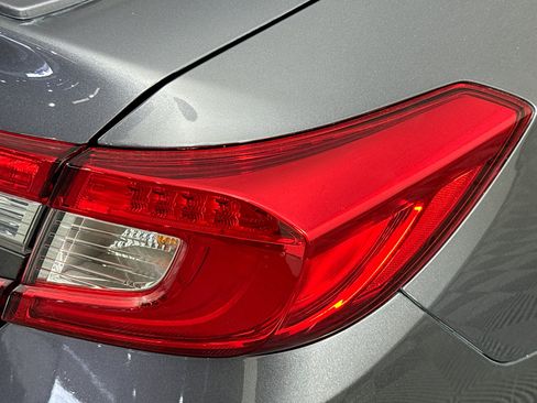 Used 2020 Honda Accord Sport image 32