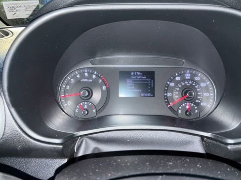 Used 2020 Kia Soul LX image 16