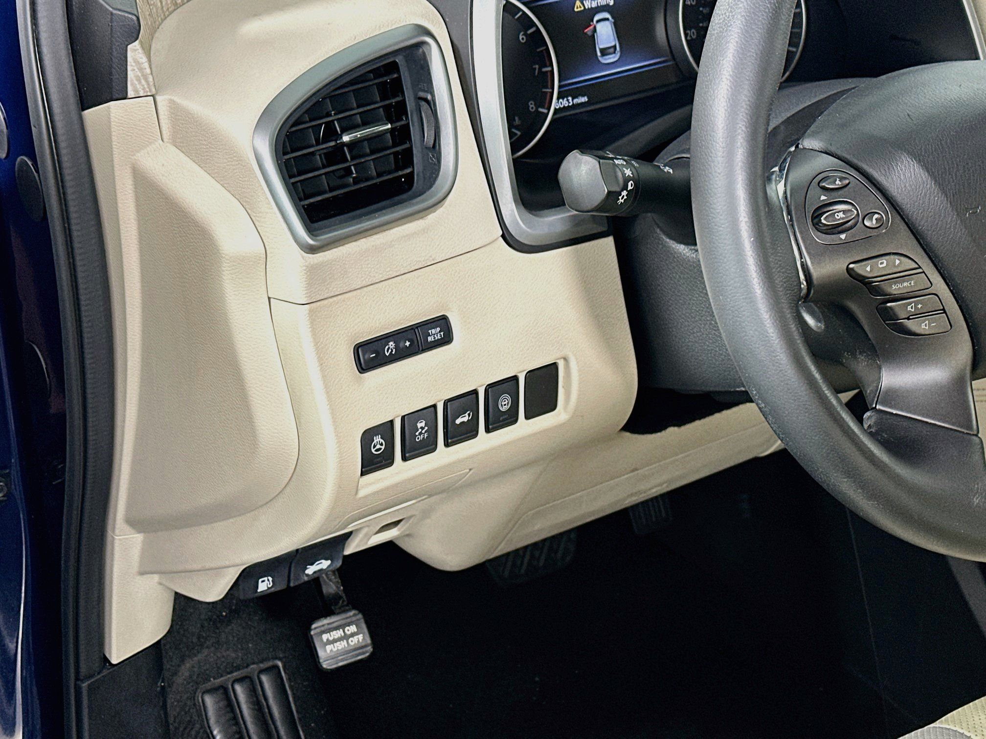 Used 2021 Nissan Murano SL w/ SL Moonroof Package FWD image 16