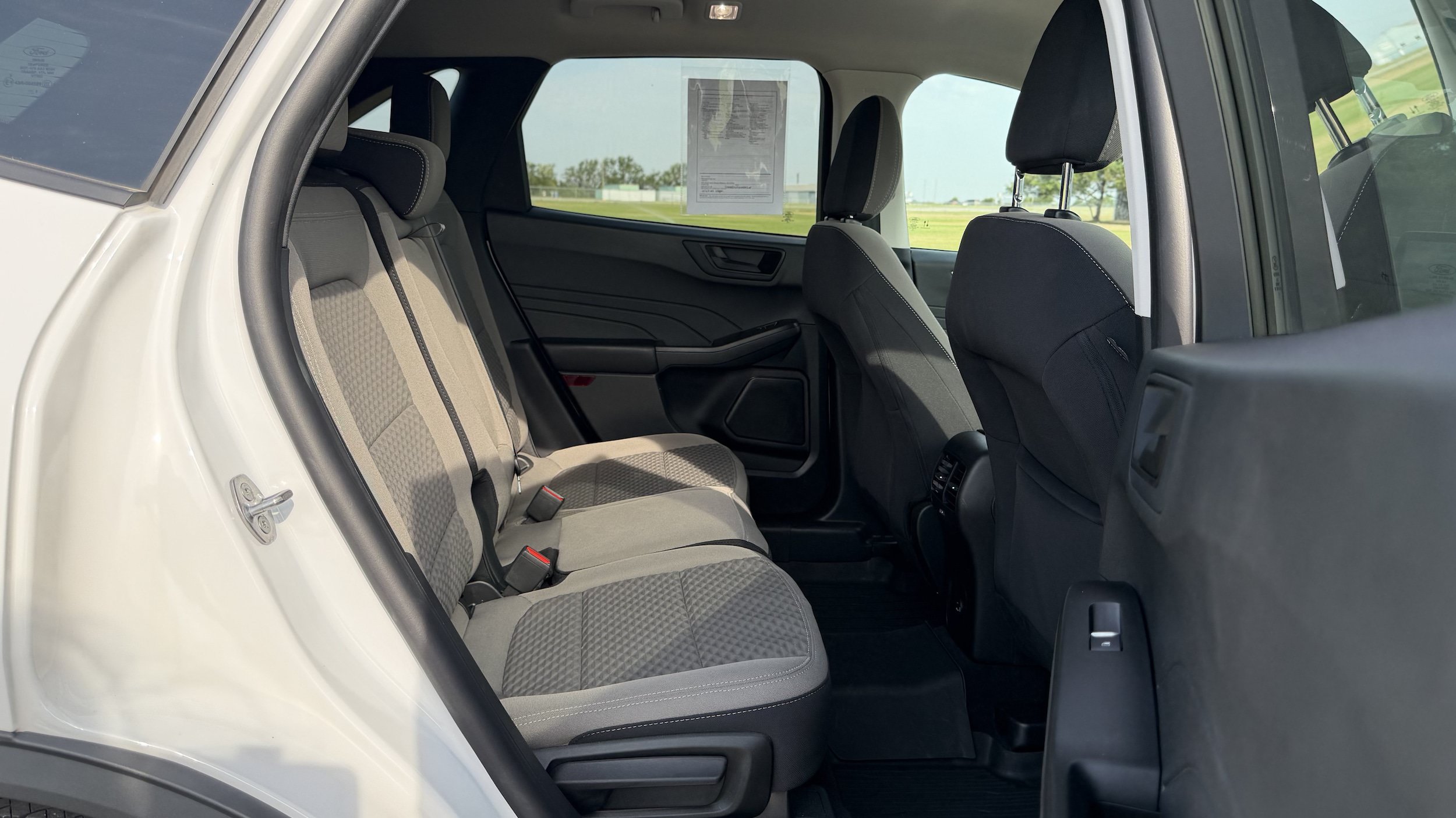 Used 2022 Ford Escape SE w/ SE Sport Appearance Package AWD/4WD image 22
