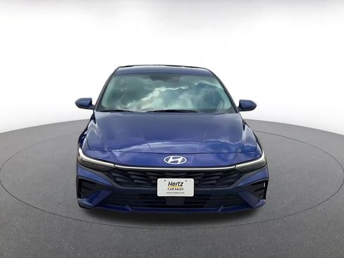Used 2025 Hyundai Elantra Limited FWD image 4