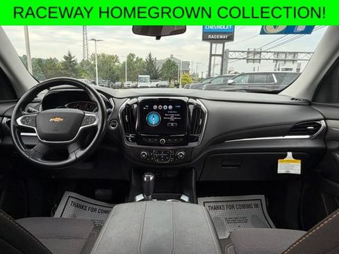 Used 2018 Chevrolet Traverse LT AWD/4WD image 3
