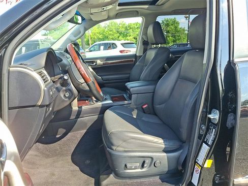 Used 2019 Lexus GX 460 image 13