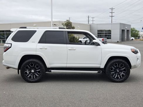 Used 2021 Toyota 4Runner SR5 Premium w/ Moonroof Package AWD/4WD image 6
