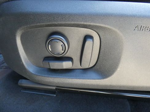 Used 2018 Land Rover Range Rover Evoque SE Dynamic image 43