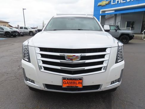 Used 2017 Cadillac Escalade Premium Luxury AWD/4WD image 2