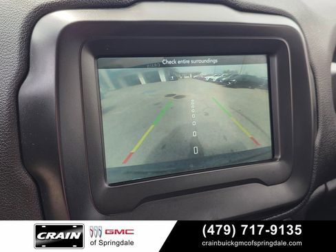 Used 2018 Jeep Renegade Latitude AWD/4WD image 17