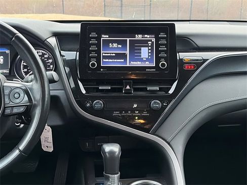 Used 2024 Toyota Camry SE image 11