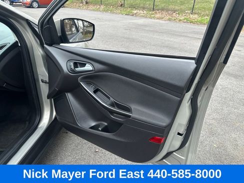 Used 2015 Ford Focus Titanium image 21