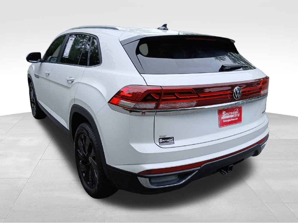Used 2026 Volkswagen Atlas Cross Sport SE w/ Black Wheel Package AWD/4WD image 3
