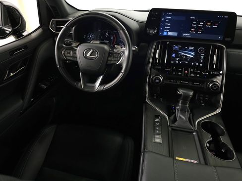Used 2025 Lexus LX 600 4WD w/ Accessory Package (2T) image 19