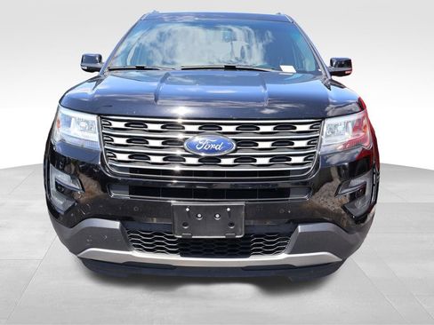 Used 2016 Ford Explorer XLT w/ Equipment Group 202A AWD/4WD image 7