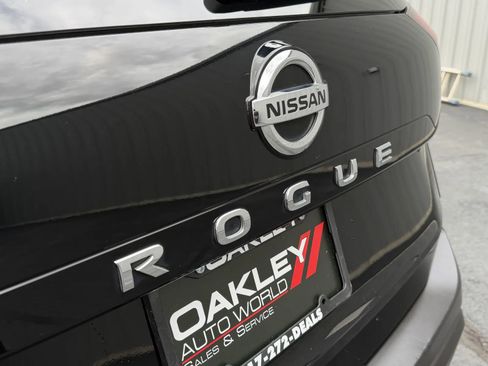 Used 2021 Nissan Rogue S image 14