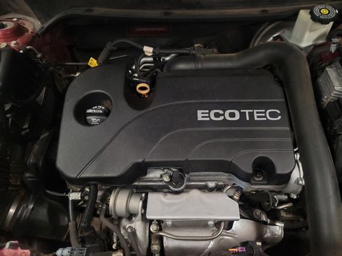 Used 2018 Chevrolet Equinox LT image 30