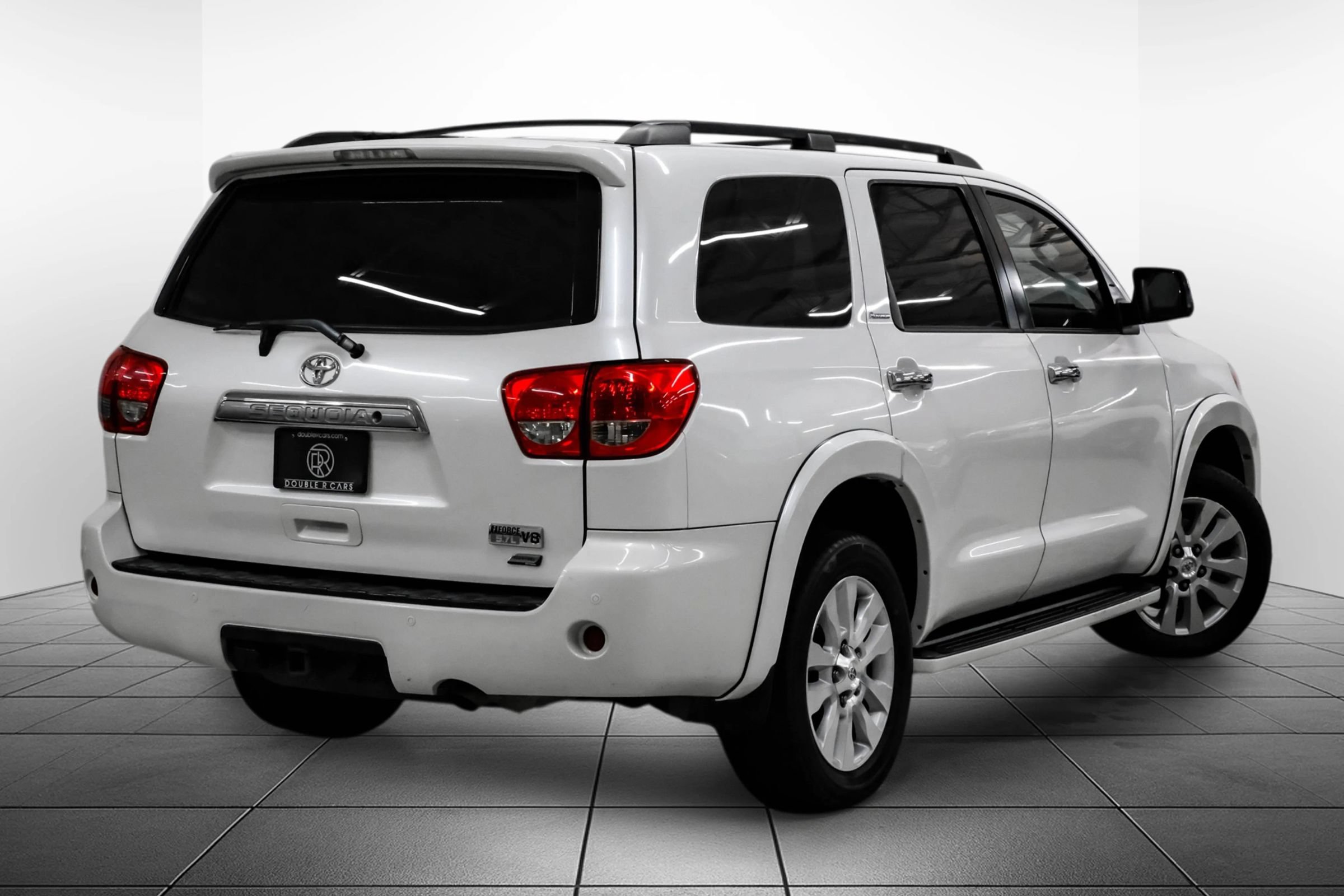 Used 2017 Toyota Sequoia Platinum AWD/4WD image 9