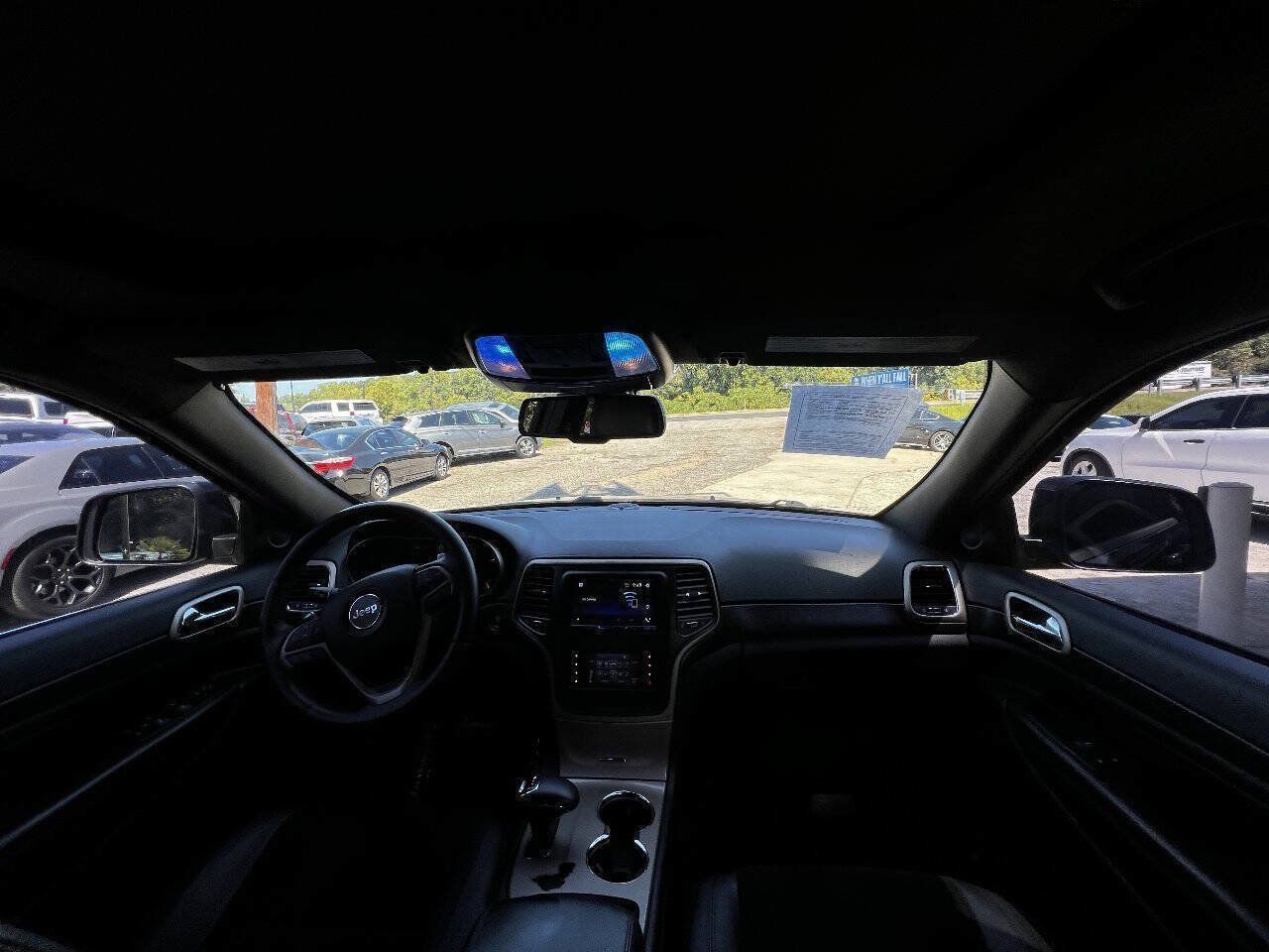 Used 2015 Jeep Grand Cherokee Altitude RWD image 12