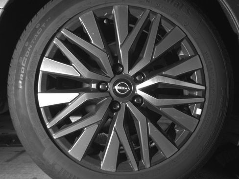 Used 2025 Nissan Altima 2.5 SV FWD image 15