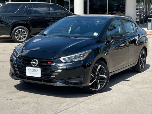 Used 2024 Nissan Versa SR FWD image 10