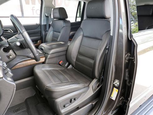 Used 2019 GMC Yukon XL Denali w/ Open Road Package AWD/4WD image 14