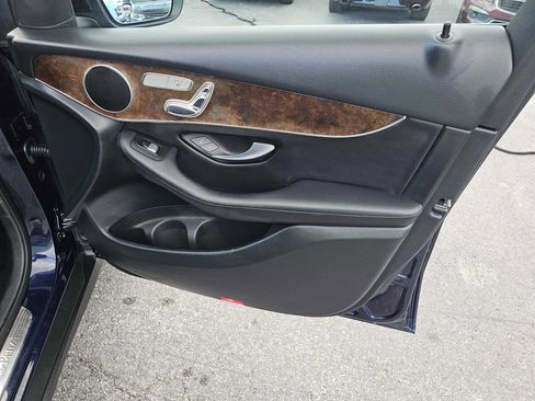 Used 2019 Mercedes-Benz GLC 350e 4MATIC image 19