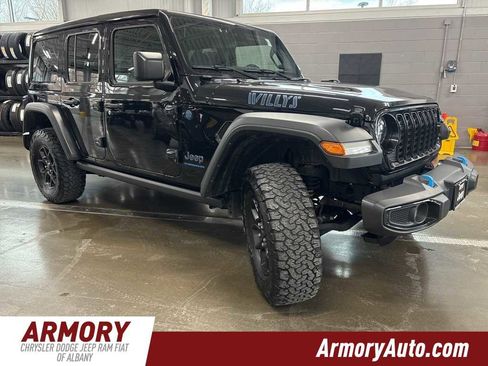 Used 2024 Jeep Wrangler Willys image 3