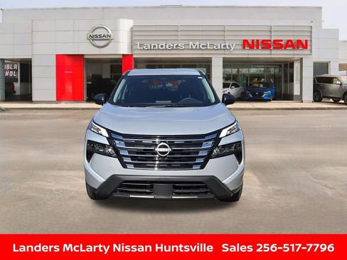 Used 2025 Nissan Rogue S FWD image 11