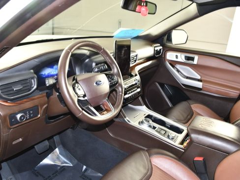 Used 2022 Ford Explorer King Ranch w/ Class IV Trailer Tow Package image 2