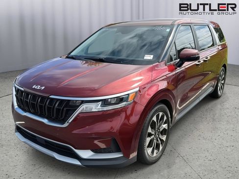 Used 2022 Kia Carnival EX FWD image 1