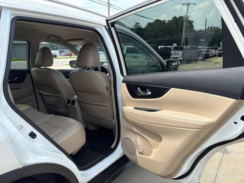 Used 2019 Nissan Rogue SL AWD/4WD image 43