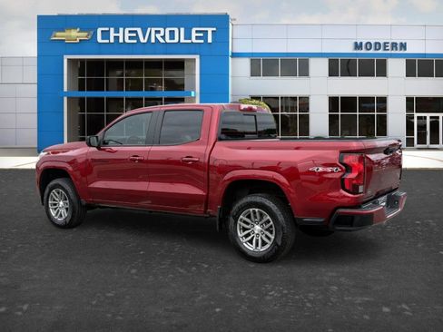 Used 2023 Chevrolet Colorado LT w/ LT Convenience Package II AWD/4WD image 3