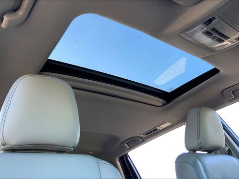 Used 2018 Toyota Highlander XLE image 13