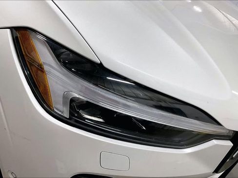 Certified 2025 Volvo XC60 B5 Plus image 30