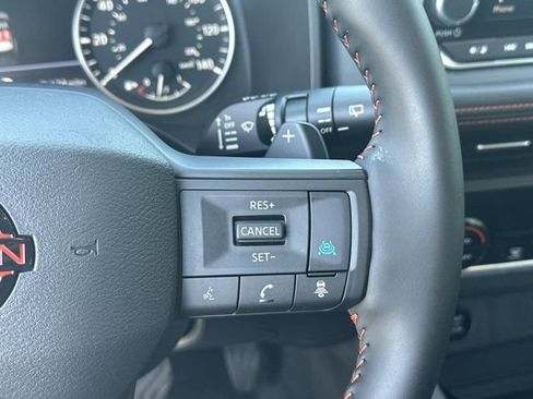 Used 2025 Nissan Rogue SV image 30