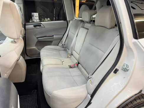 Used 2011 Subaru Forester 2.5X Premium w/ All-Weather Pkg image 22