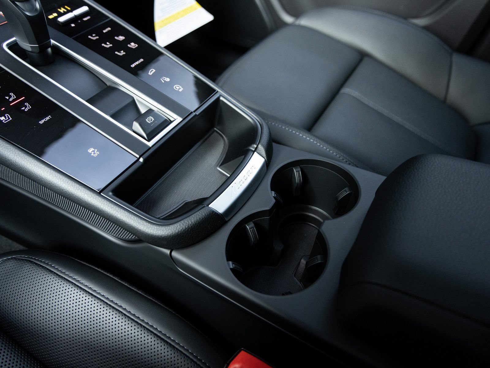 Certified 2026 Porsche Macan AWD/4WD image 18