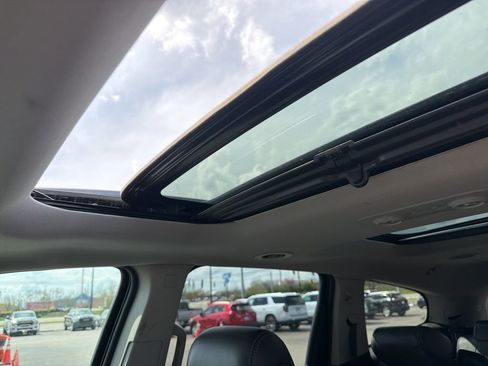 Used 2017 Chevrolet Traverse Premier image 14