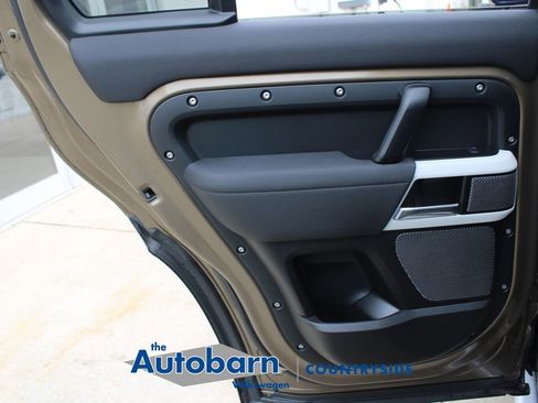 Used 2021 Land Rover Defender 110 SE AWD/4WD image 23