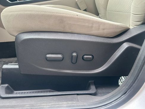 Used 2017 Ford Escape SE AWD/4WD image 14