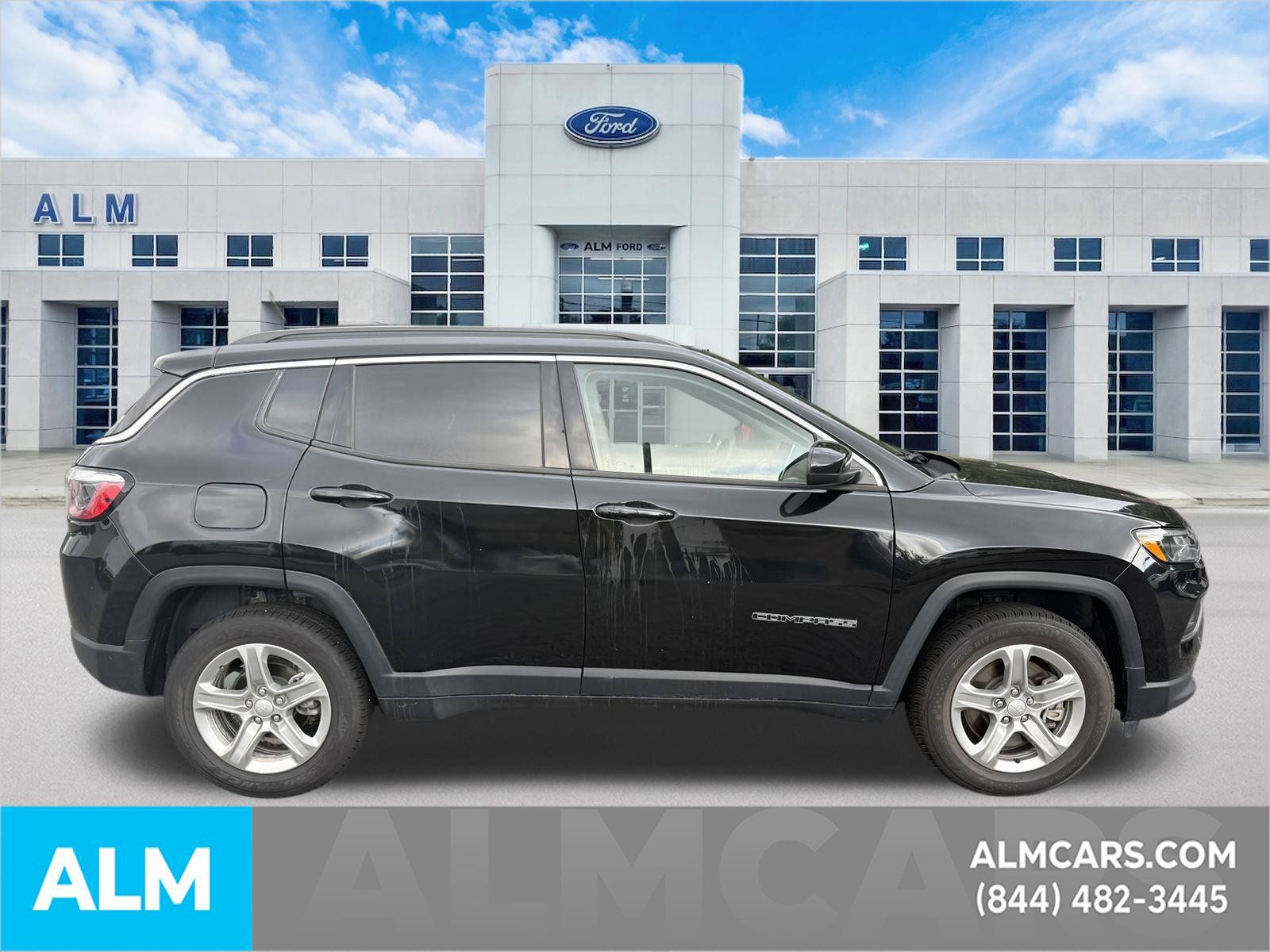 Used 2024 Jeep Compass Latitude AWD/4WD image 5