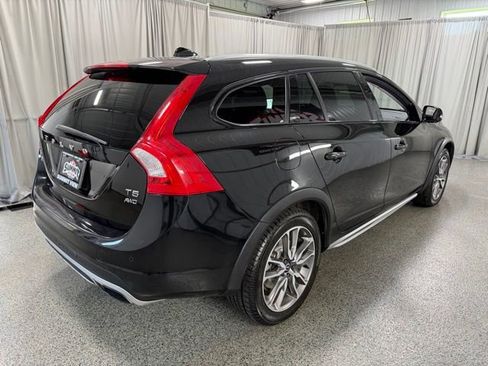 Used 2016 Volvo V60 T5 Cross Country w/ Convenience Package AWD/4WD image 4