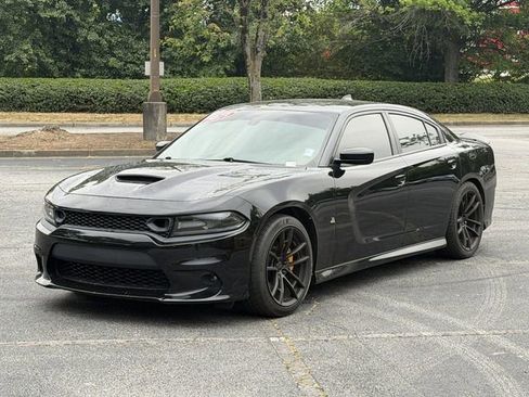 Used 2019 Dodge Charger Scat Pack RWD image 2