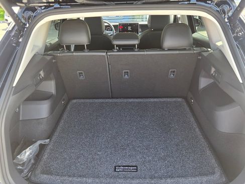 Certified 2026 Volkswagen Tiguan SE FWD image 13