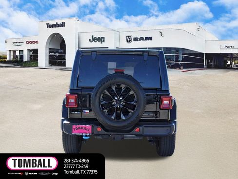 Used 2024 Jeep Wrangler Unlimited Sahara w/ Safety Group image 6