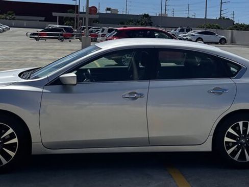 Used 2017 Nissan Altima 2.5 SV FWD image 2